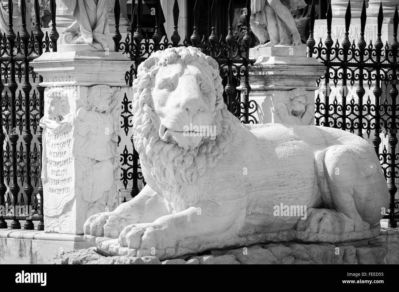 Statue de Lion à l'entrée de l'Arsenal, Venise, Vénétie, Italie Banque D'Images