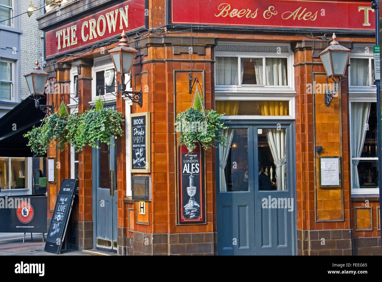 Le PH de la Couronne est un bâtiment très orné à Seven Dials dans le centre de Londres. Banque D'Images