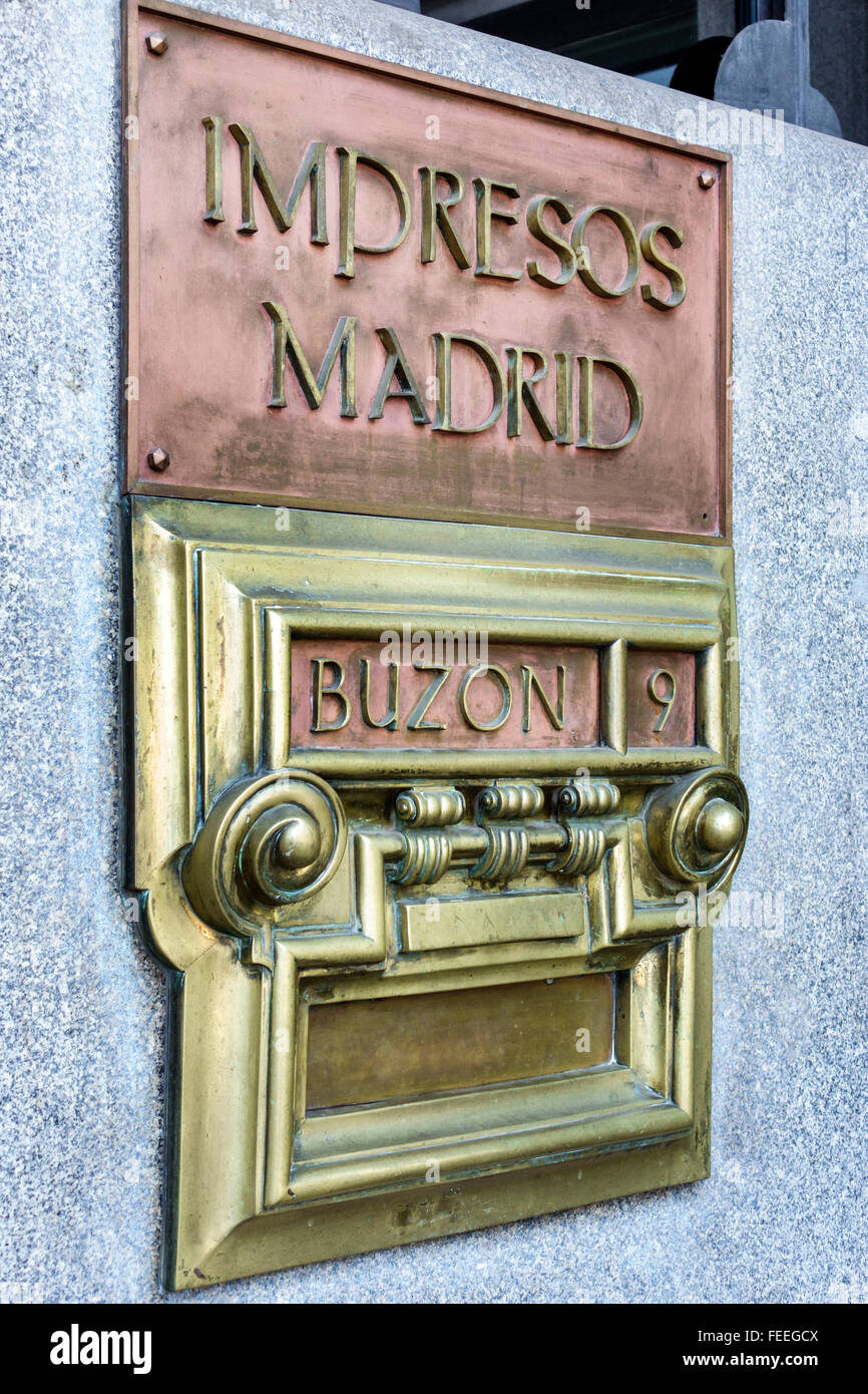 Madrid Espagne,Europe européenne,Espagnol,Centro,Retiro,Paseo del Prado,boîte aux lettres en laiton,Impresos Madrid,Spain15708038 Banque D'Images