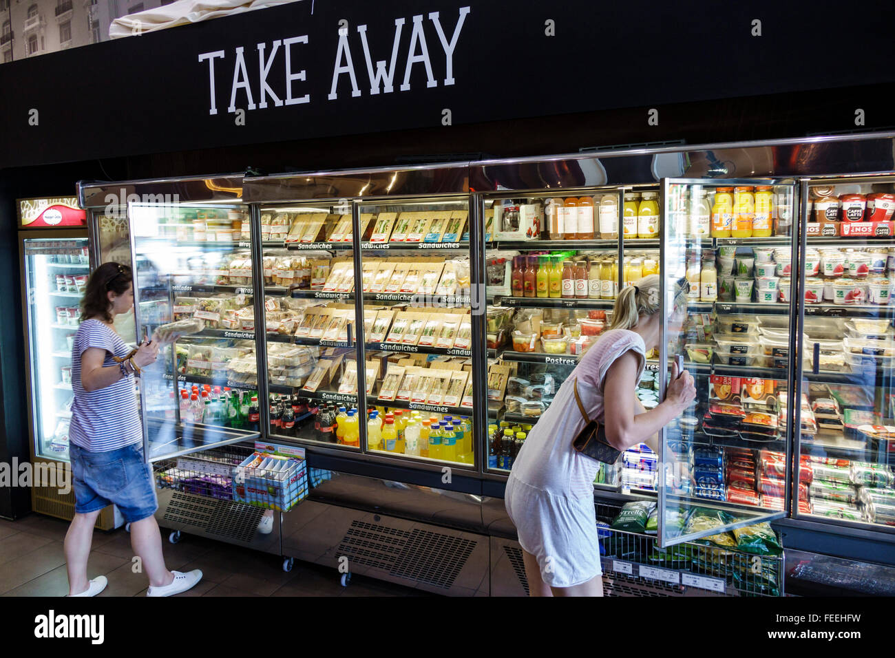 Madrid Espagne,Europe,européen,Espagnol,hispanique hispanique Latins Latino Latinos,hispanophone,Centro,Retiro,Paseo del Prado,dépanneur,R Banque D'Images