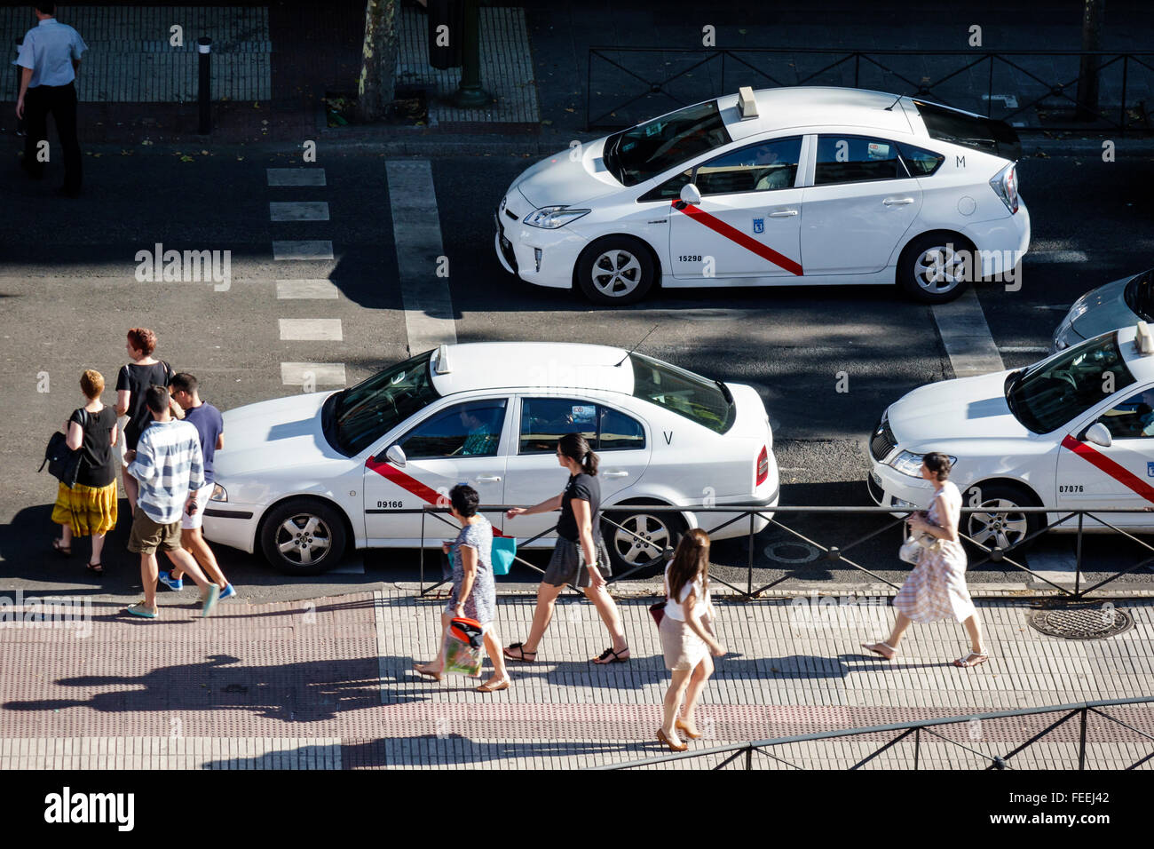 Madrid Espagne,Europe,européen,Espagnol,hispanique hispanique Latins Latino Latinos,hispanophone,Chamberi,Plaza Alonzo Martinez,vue de dessus,taxi Banque D'Images