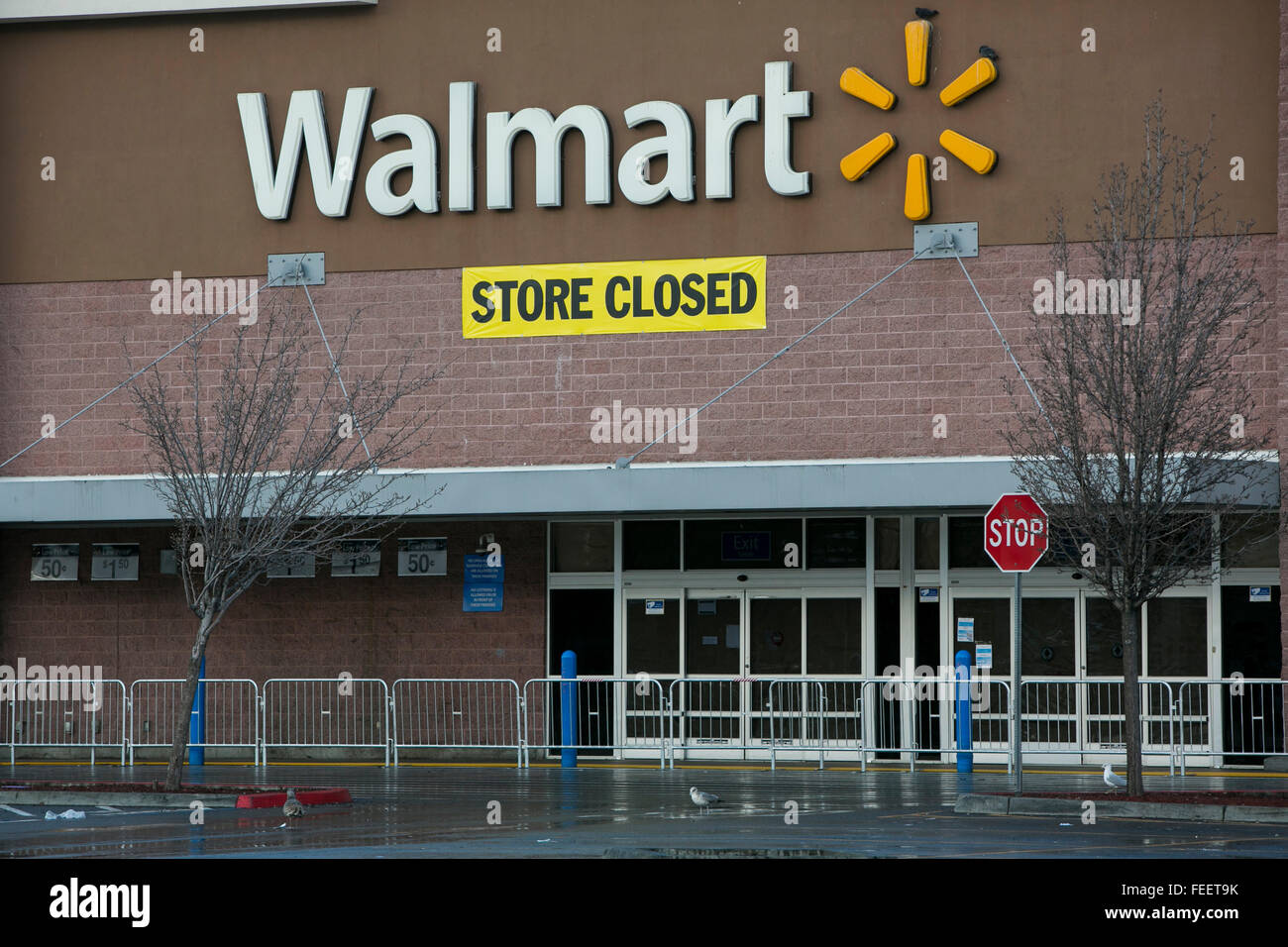 Un Walmart store à Oakland, Californie le 23 janvier 2016. Banque D'Images