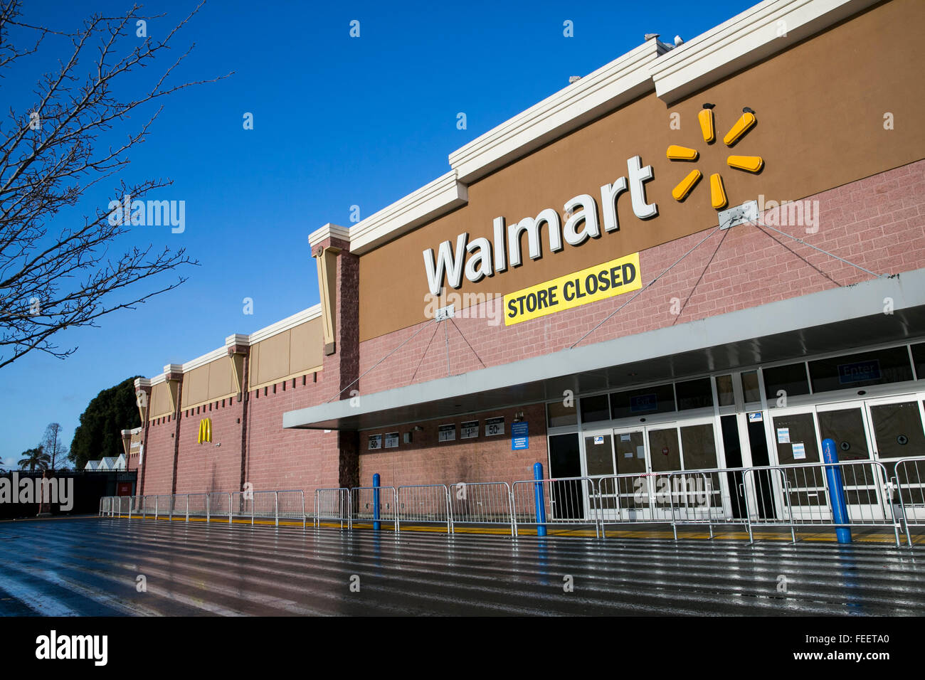 Un Walmart store à Oakland, Californie le 23 janvier 2016. Banque D'Images