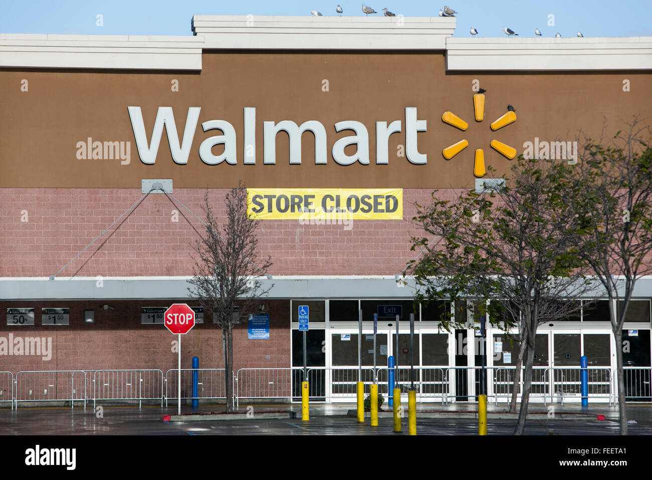 Un Walmart store à Oakland, Californie le 23 janvier 2016. Banque D'Images