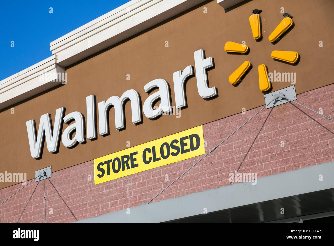 Un Walmart store à Oakland, Californie le 23 janvier 2016. Banque D'Images
