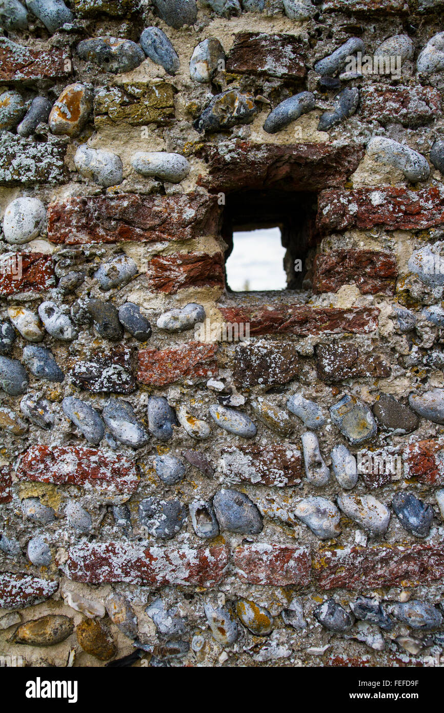 Mur de pierre avec un trou, Norfolk Banque D'Images