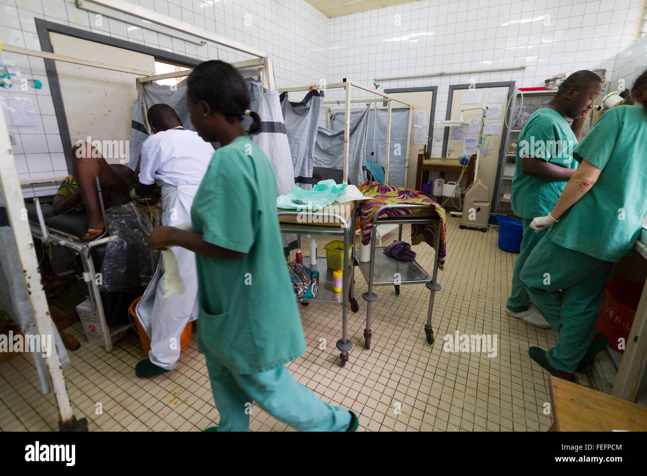 Dans la prestation de soins de maternité, chambre ,hôpital MSF, Rutshuru, Nord Kivu, République démocratique du Congo, RDC, Afrique Centrale Banque D'Images