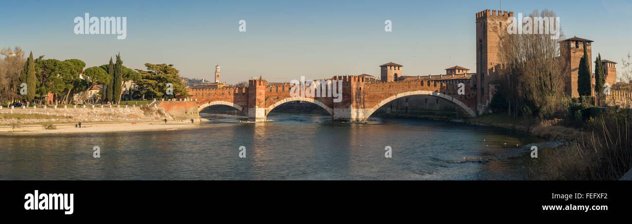 Le pont médiéval de Castelvecchio, l'un des symboles de Vérone Banque D'Images