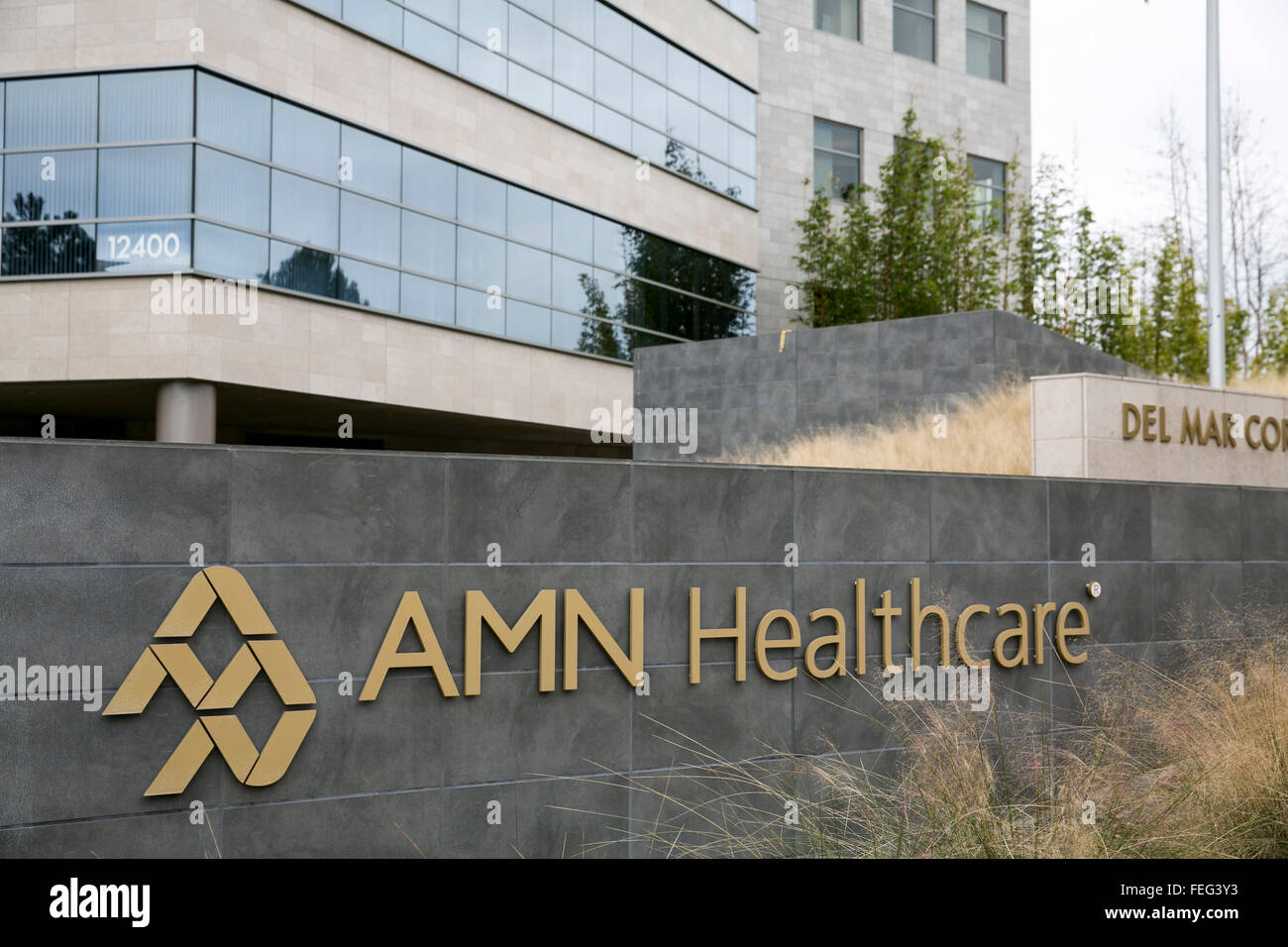 Un logo affiche à l'extérieur du siège de l'AMN Healthcare à San Diego, Californie le 30 janvier 2016. Banque D'Images