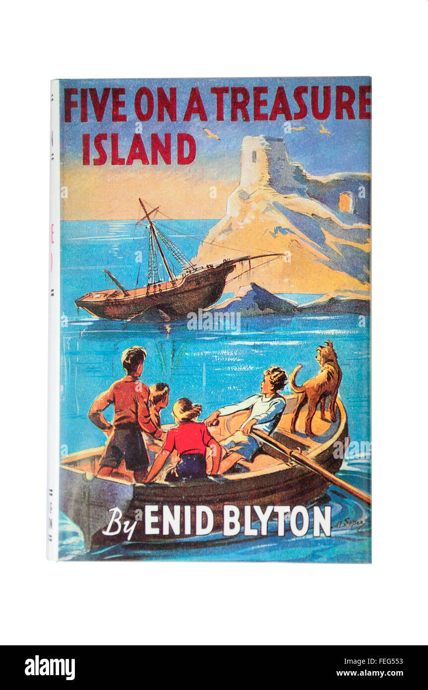 Enid Blyton's 'Cinq sur une île au trésor' première célèbre cinq livre avec couverture originale, Ascot, Berkshire, Angleterre, Royaume-Uni Banque D'Images