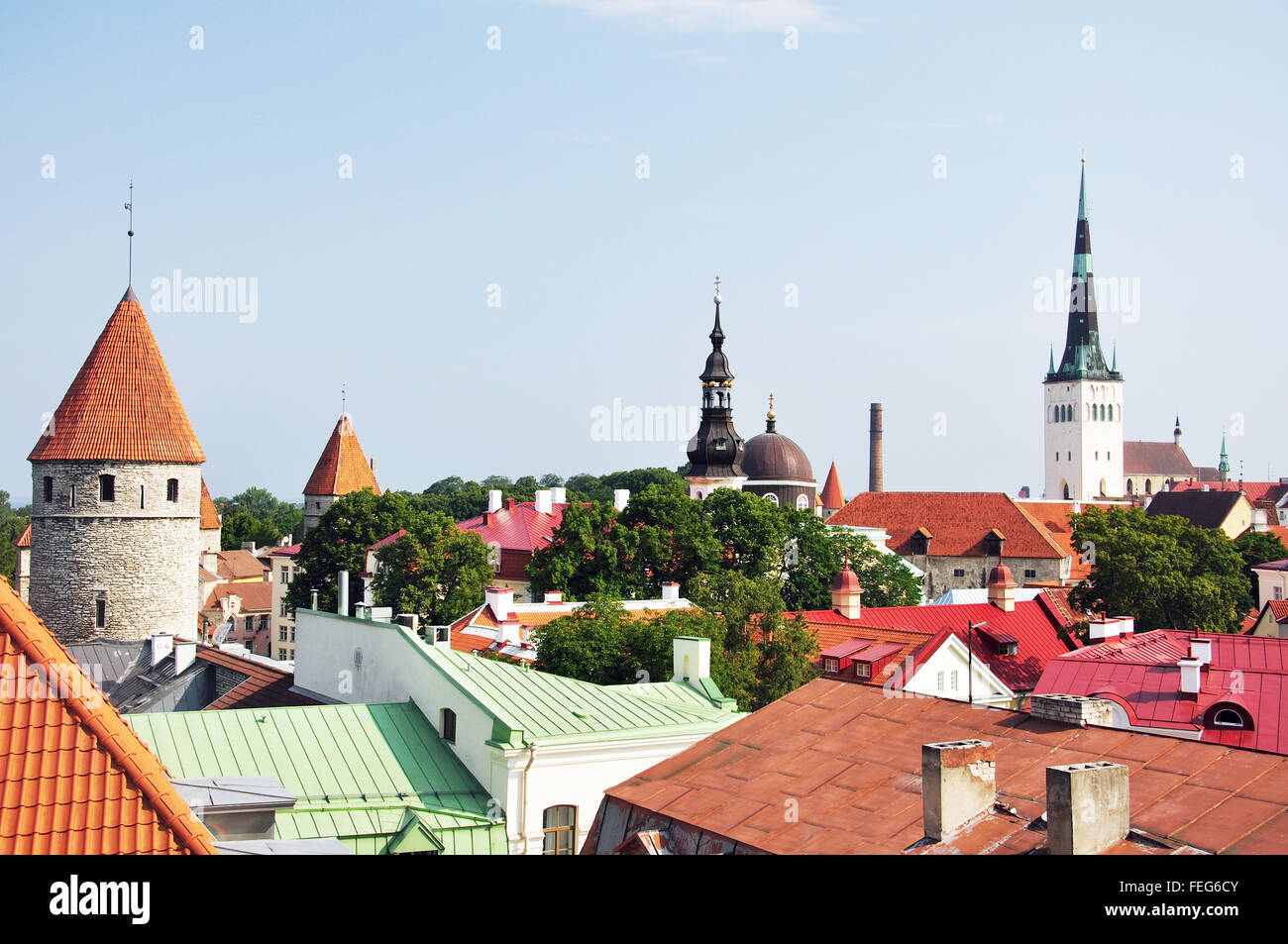 Vue sur la vieille ville de murs, Tallinn, Tartu County, République d'Estonie Banque D'Images