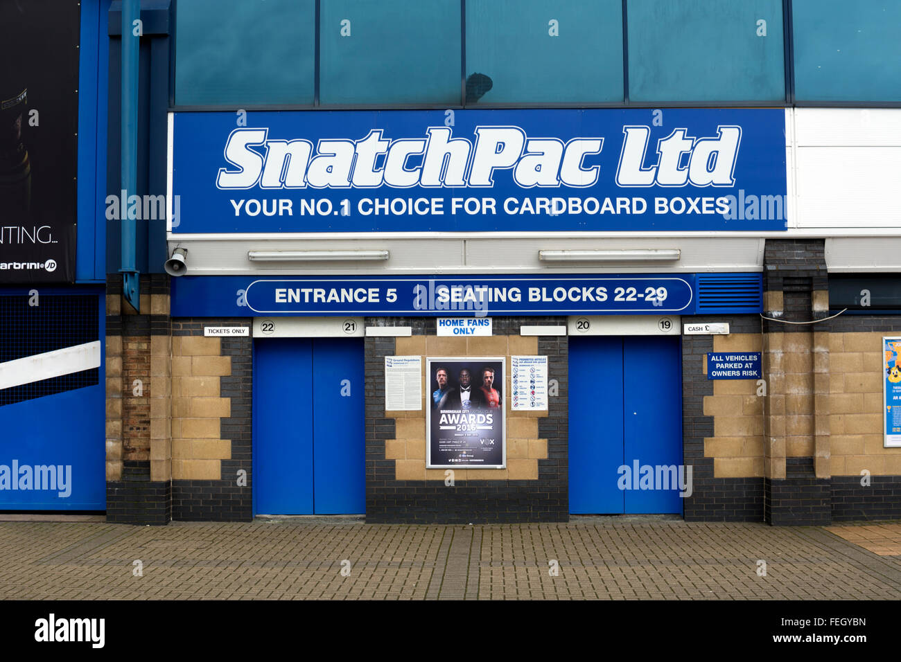 Entrées des spectateurs à St Andrew, terrain de football, Birmingham, UK Banque D'Images