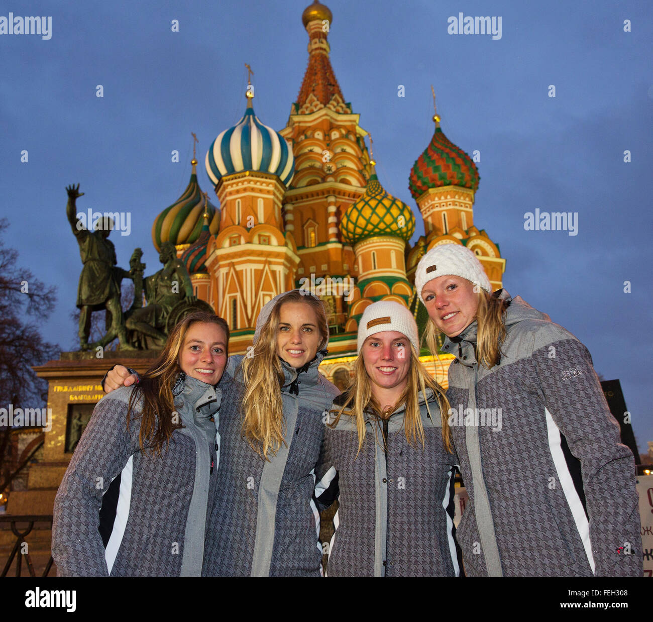 Moskou, Russie, Février 3, 2016 Russia-Netherlands, Fed Cup, l'équipe néerlandaise sur la Place Rouge, ltr : Cindy Burger, Arantxa Rus, Richel Hogenkamp, Kiki Bertens et Crédit : Tennisimages/Henk Koster/Alamy Live News Banque D'Images