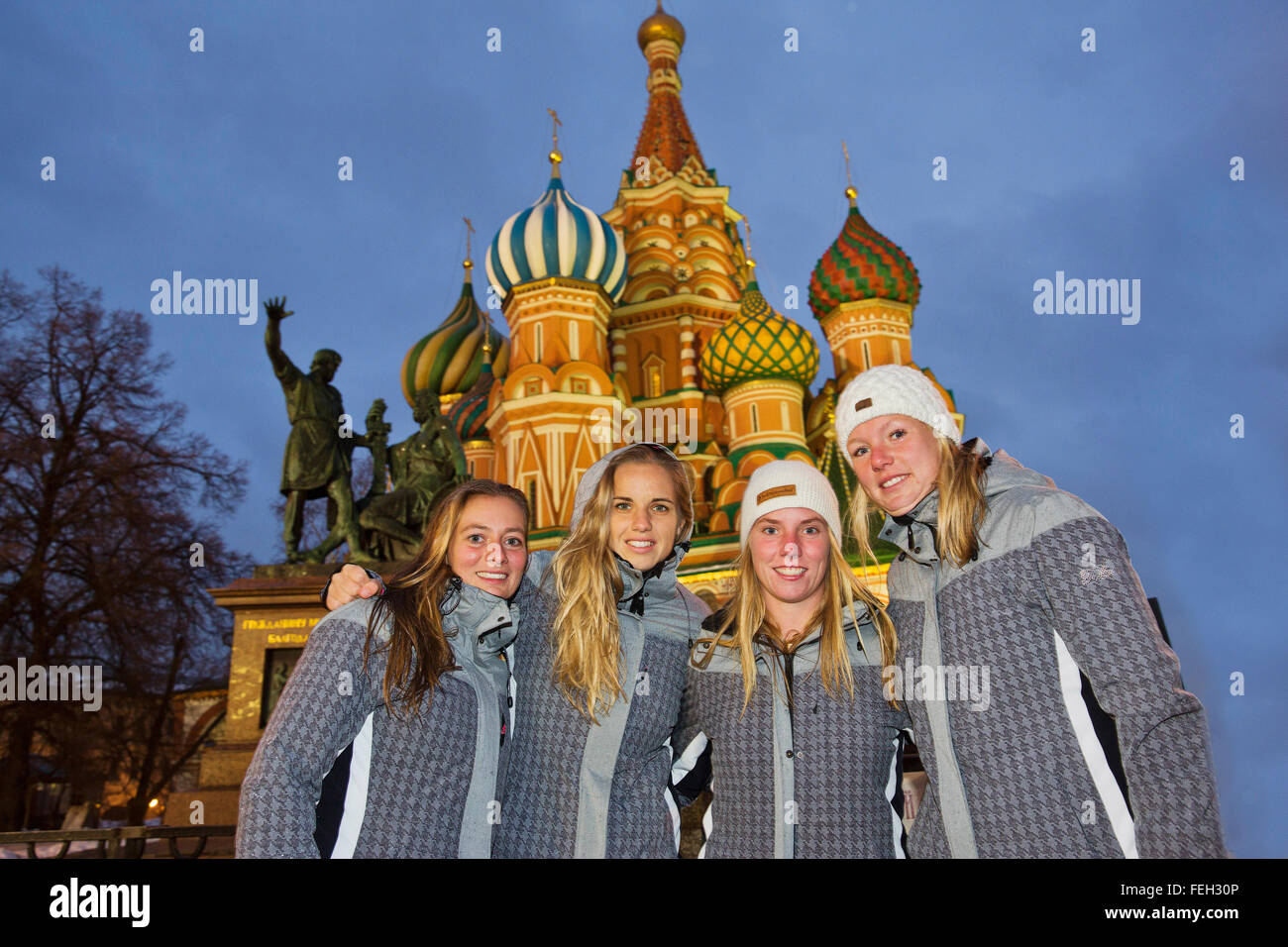 Moskou, Russie, Février 3, 2016 Russia-Netherlands, Fed Cup, l'équipe néerlandaise sur la Place Rouge, ltr : Cindy Burger, Arantxa Rus, Richel Hogenkamp, Kiki Bertens et Crédit : Tennisimages/Henk Koster/Alamy Live News Banque D'Images