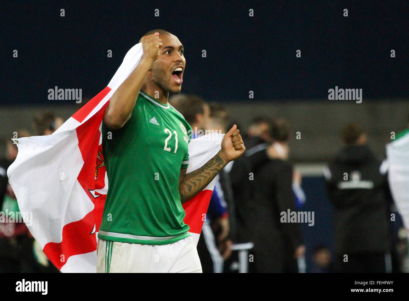 08 Oct 2015 - Euro 2016 Qualifications - Groupe F - Irlande du Nord 3 Grèce 1. Irlande du Nord Josh Magennis célèbre la qualification pour l'Euro 2016 finale. Banque D'Images