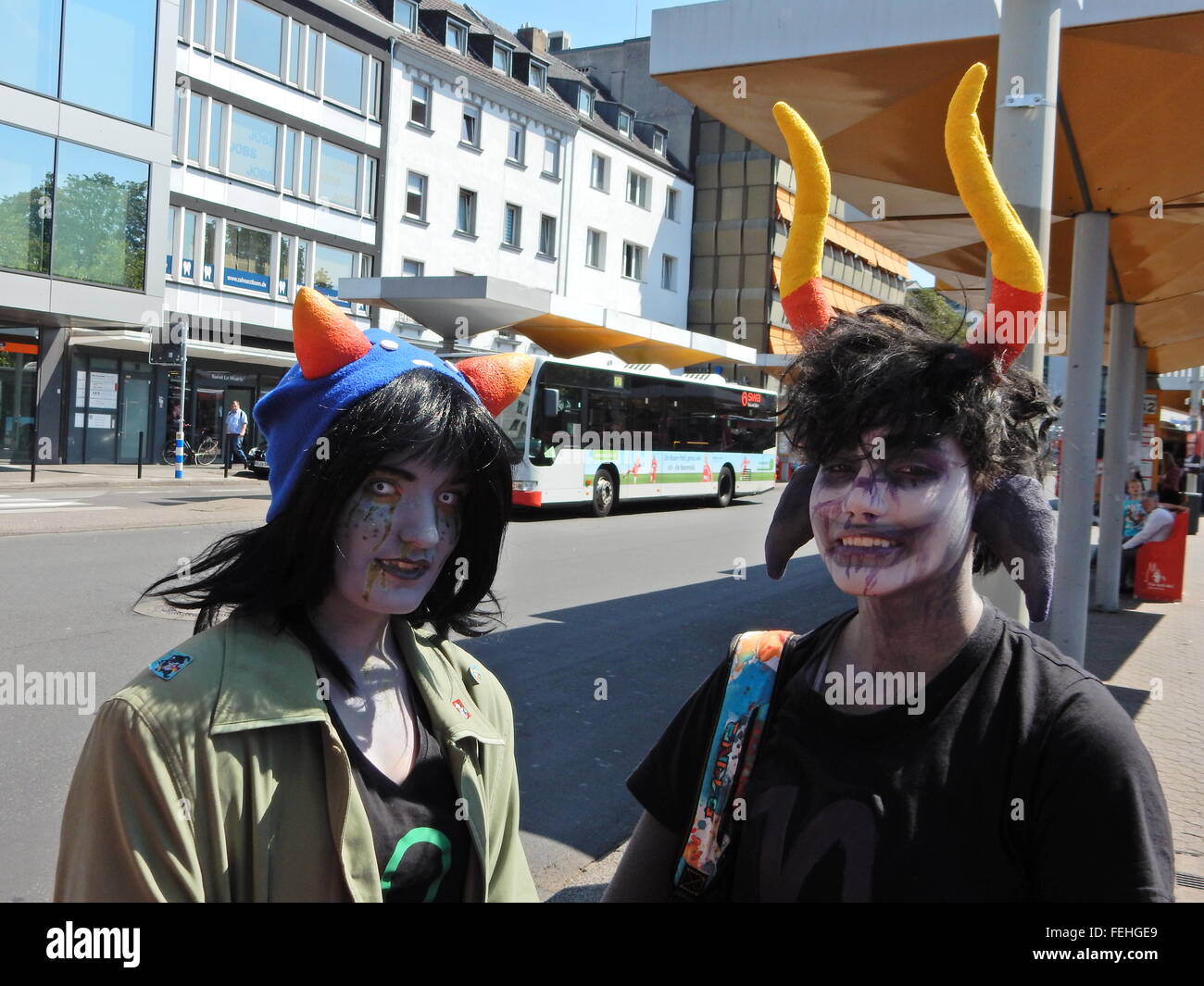 Les filles avec des chapeaux magiques et faire jusqu'à Bonn, Allemagne Banque D'Images
