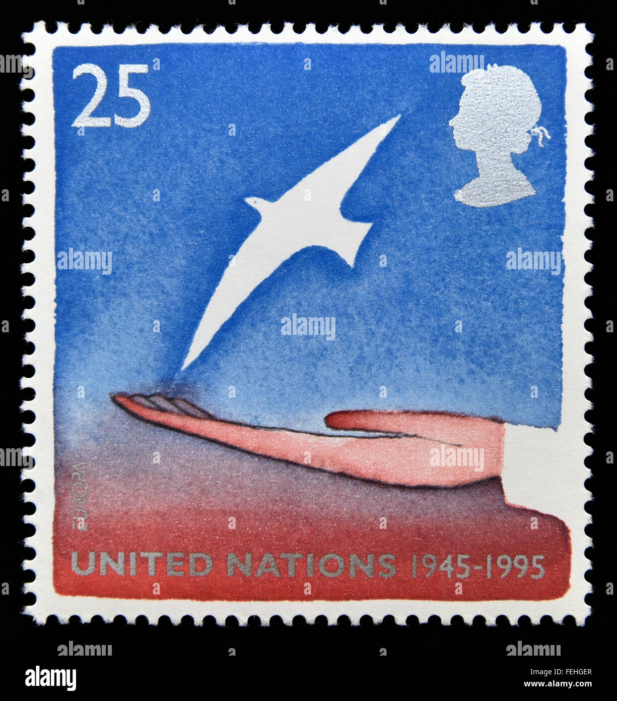 Timbre-poste. La Grande-Bretagne. La reine Elizabeth II. 1995. Europa. La paix et la liberté. 25p. Banque D'Images