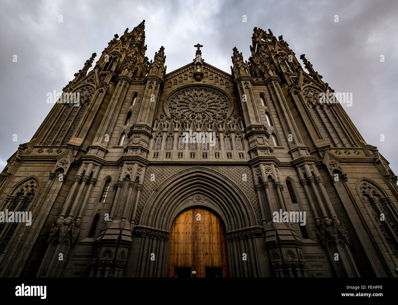 Cathédrale de Arucas (église de San Juan Bautista) sur un jour nuageux, Gran Canaria, Espagne Banque D'Images