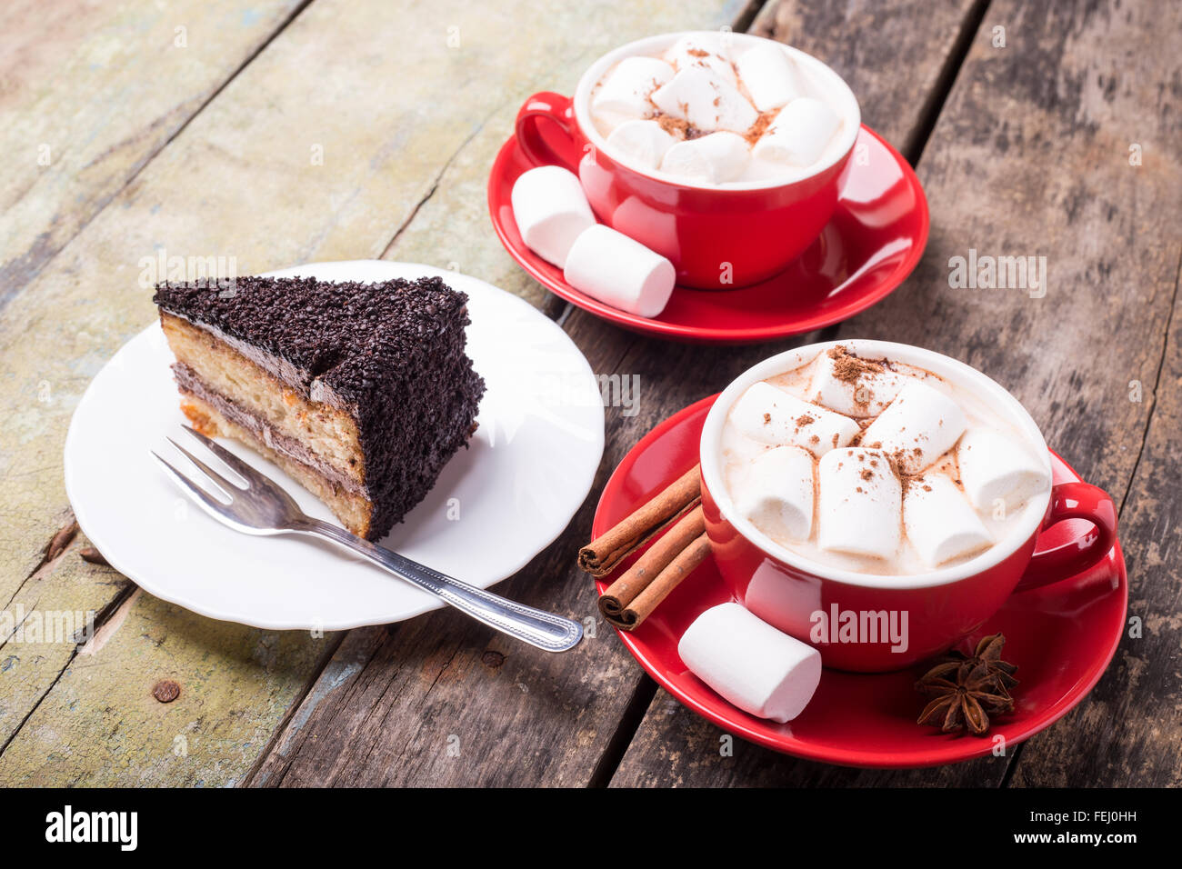 Chocolat Chaud Avec Des Guimauves Et Tranche De Gateau Au Chocolat Sur Fond De Bois Close Up Image De Boisson Chaude Au Dessert En Fac Photo Stock Alamy Chocolat Chaud Avec Des Guimauves Et Tranche De Gateau Au Chocolat Sur Fond De Bois Close Up Image De Boisson Chaude Au Dessert En Fac Photo Stock Alamy