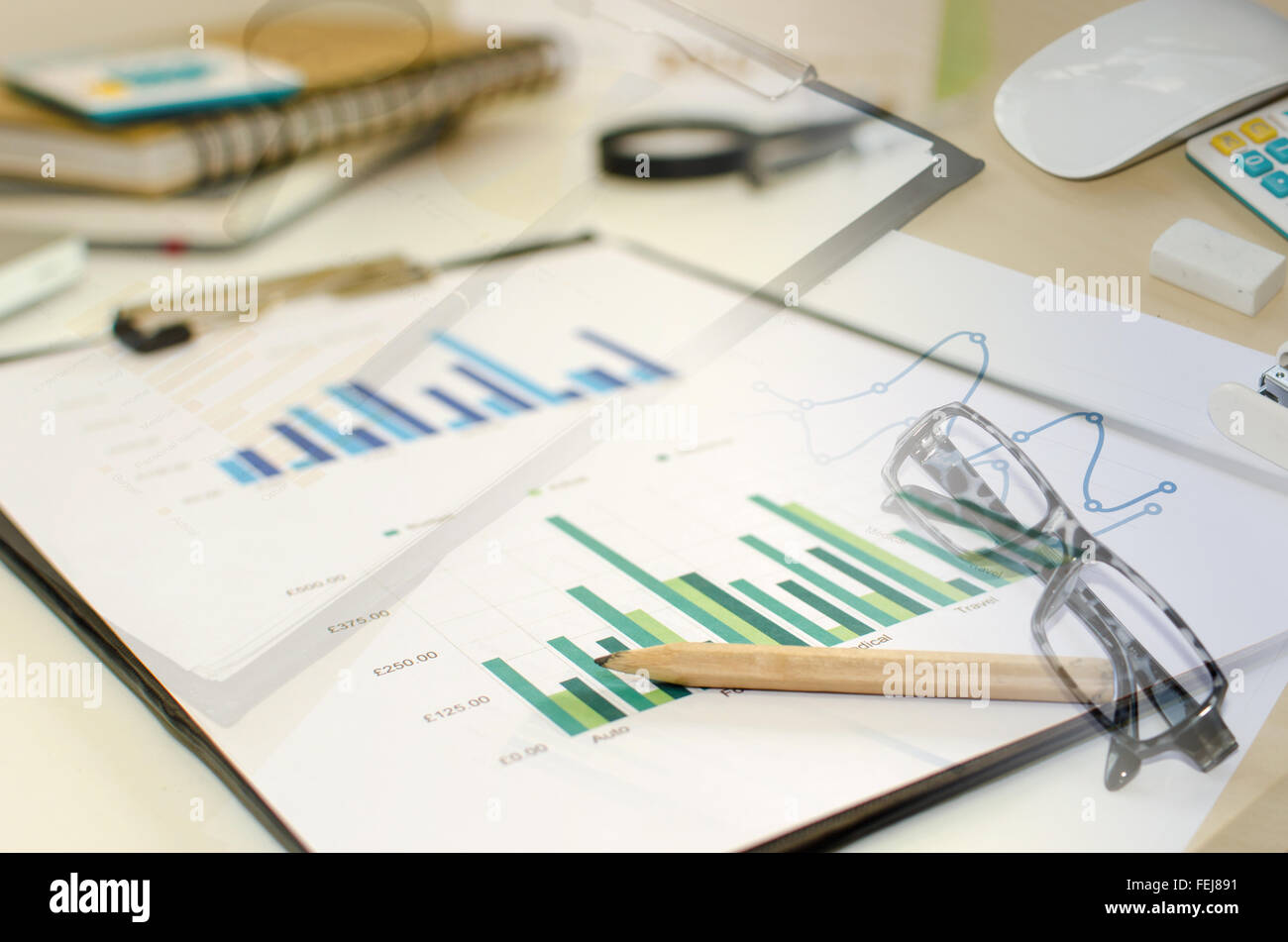 Finances de tableaux et de graphiques, financer l'investissement business concept Banque D'Images