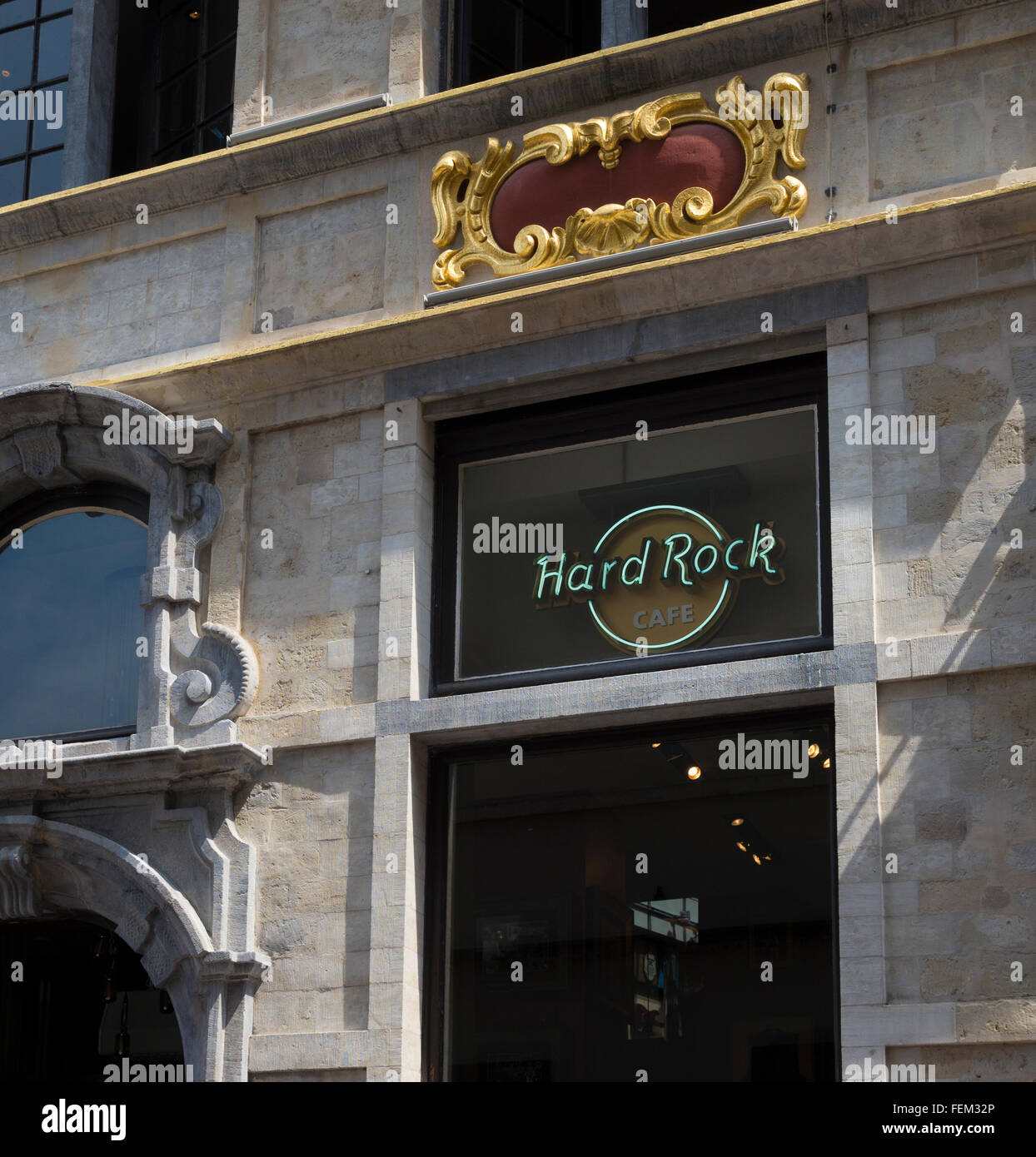 Bruxelles, Belgique - 10 juillet 2015 : Hard Rock Cafe logo sur le hard rock cafe de bruxelles Banque D'Images