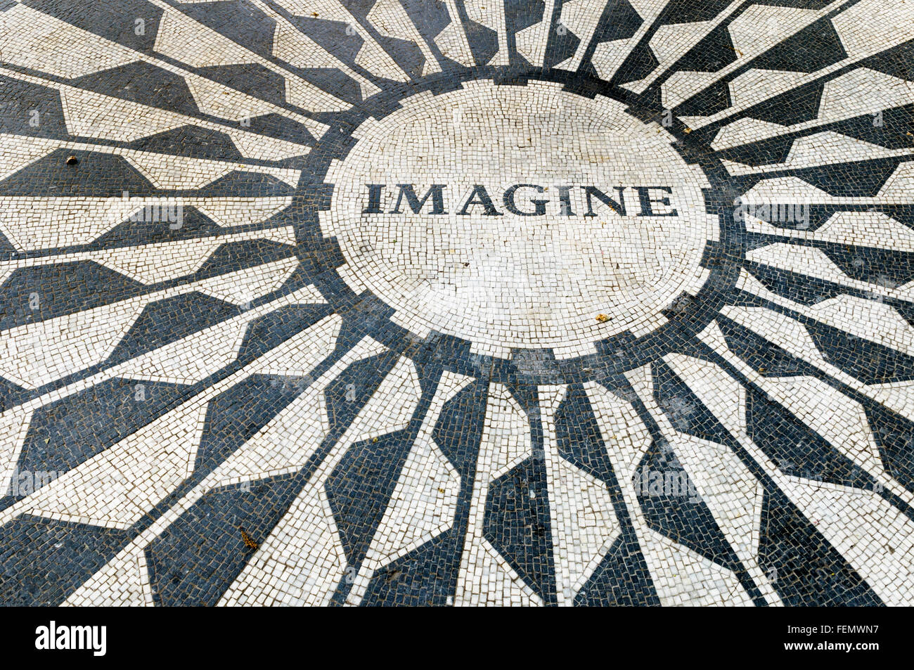 Détail de la mosaïque de 'imagine' de John Lennon memorial, champs de fraises, Central Park, New York City, USA Banque D'Images