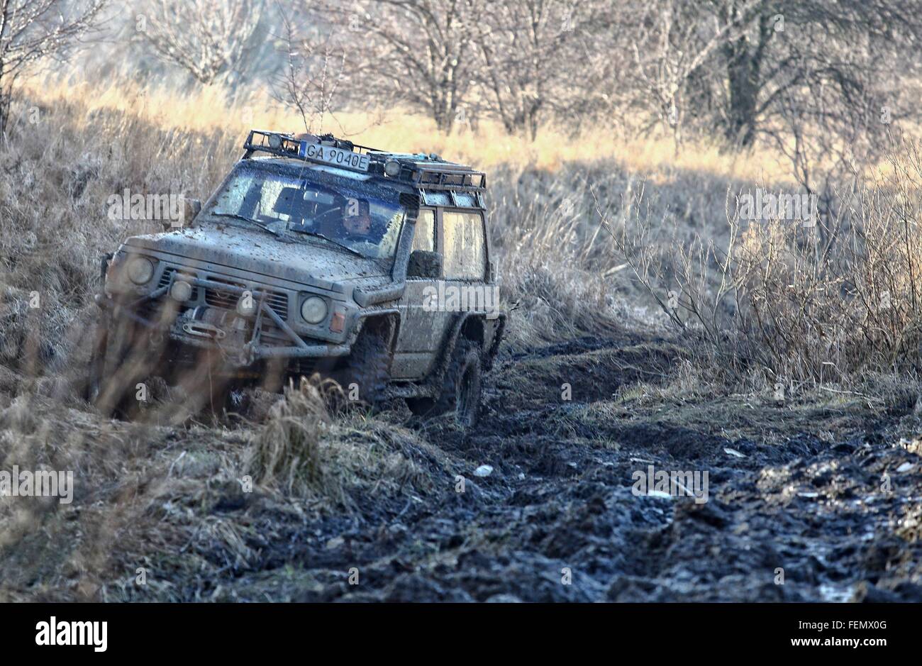 Gdansk, Pologne 7e, février 2016 douzaines de voitures 4x4 tous les week-end prendre part à l'amateur de course hors route à Gdansk. La pratique des pilotes Banque D'Images