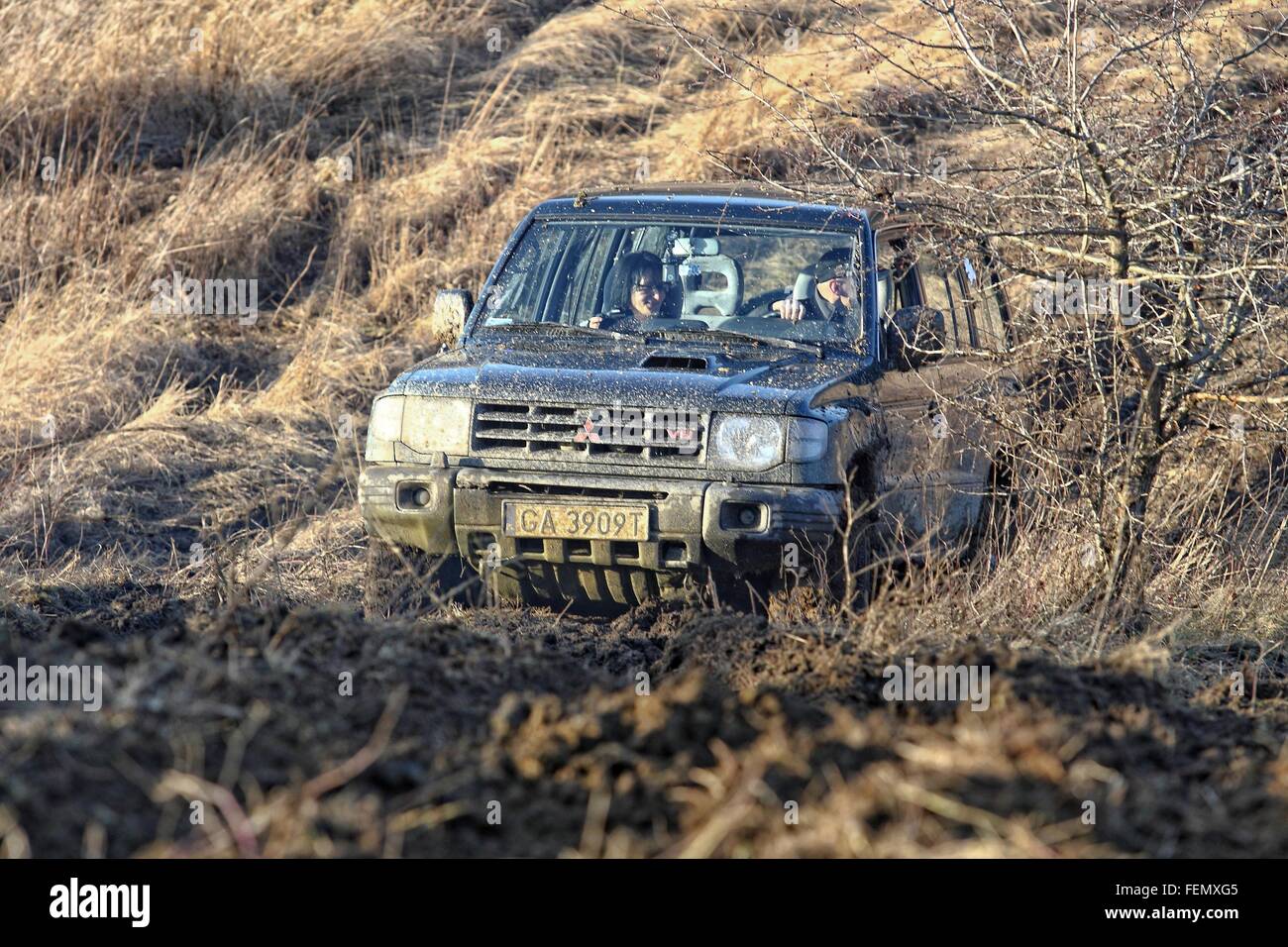 Gdansk, Pologne 7e, février 2016 douzaines de voitures 4x4 tous les week-end prendre part à l'amateur de course hors route à Gdansk. La pratique des pilotes Banque D'Images