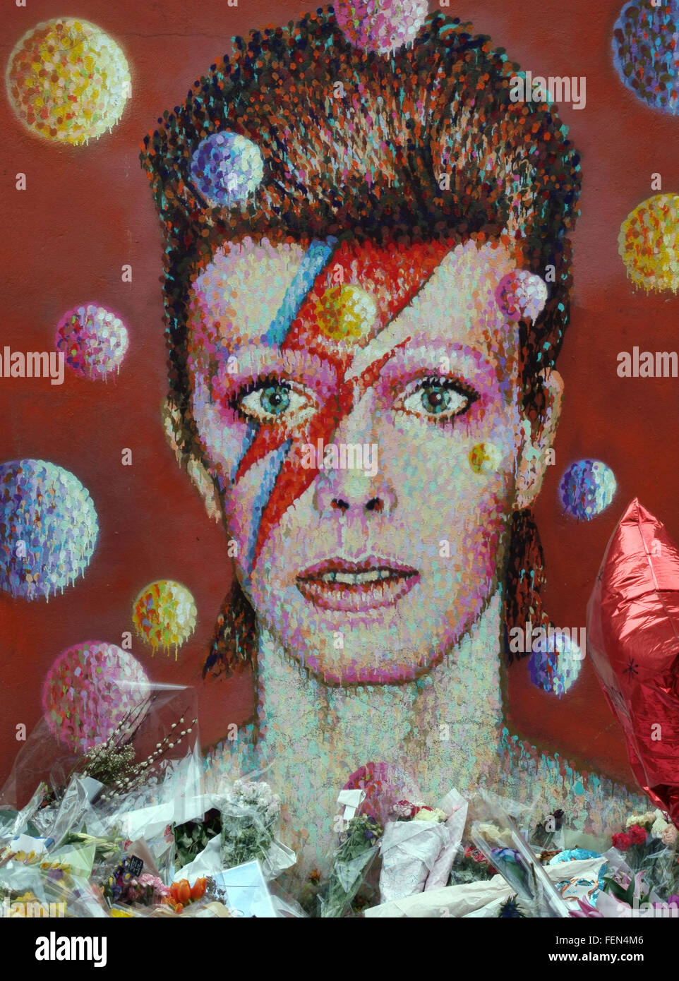 David Bowie graffito à Brixton, Londres est devenue un lieu de culte depuis sa mort Banque D'Images