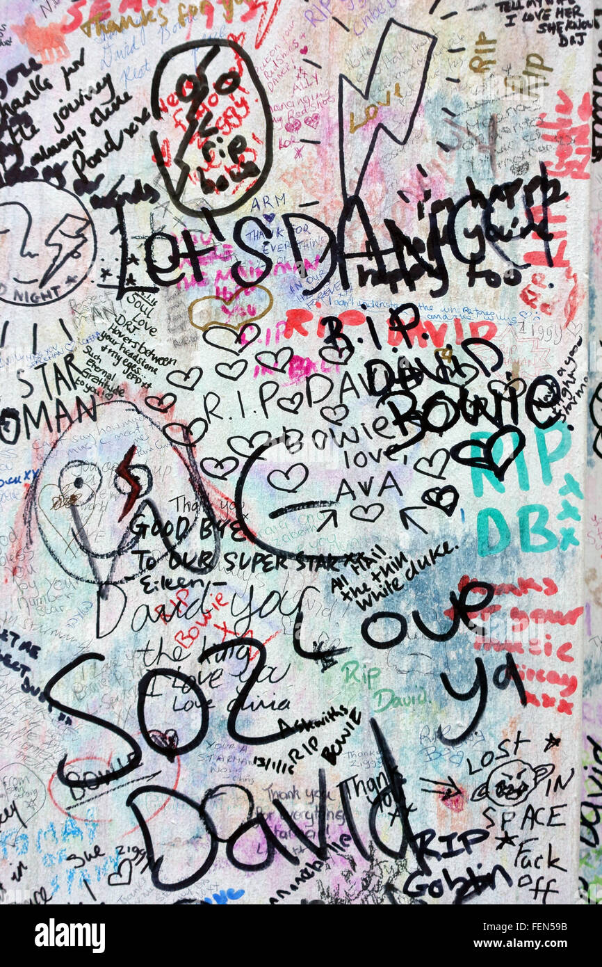 David Bowie graffito à Brixton, Londres est devenue un lieu de culte depuis sa mort Banque D'Images