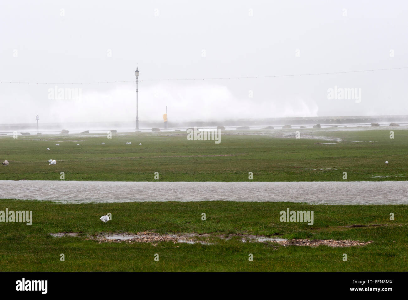 Storm imogen batters la côte en angleterre southsea Banque D'Images