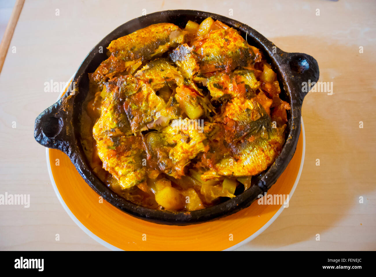 Tajine de poisson, Tanger, nord du Maroc, l'Afrique du Nord Banque D'Images