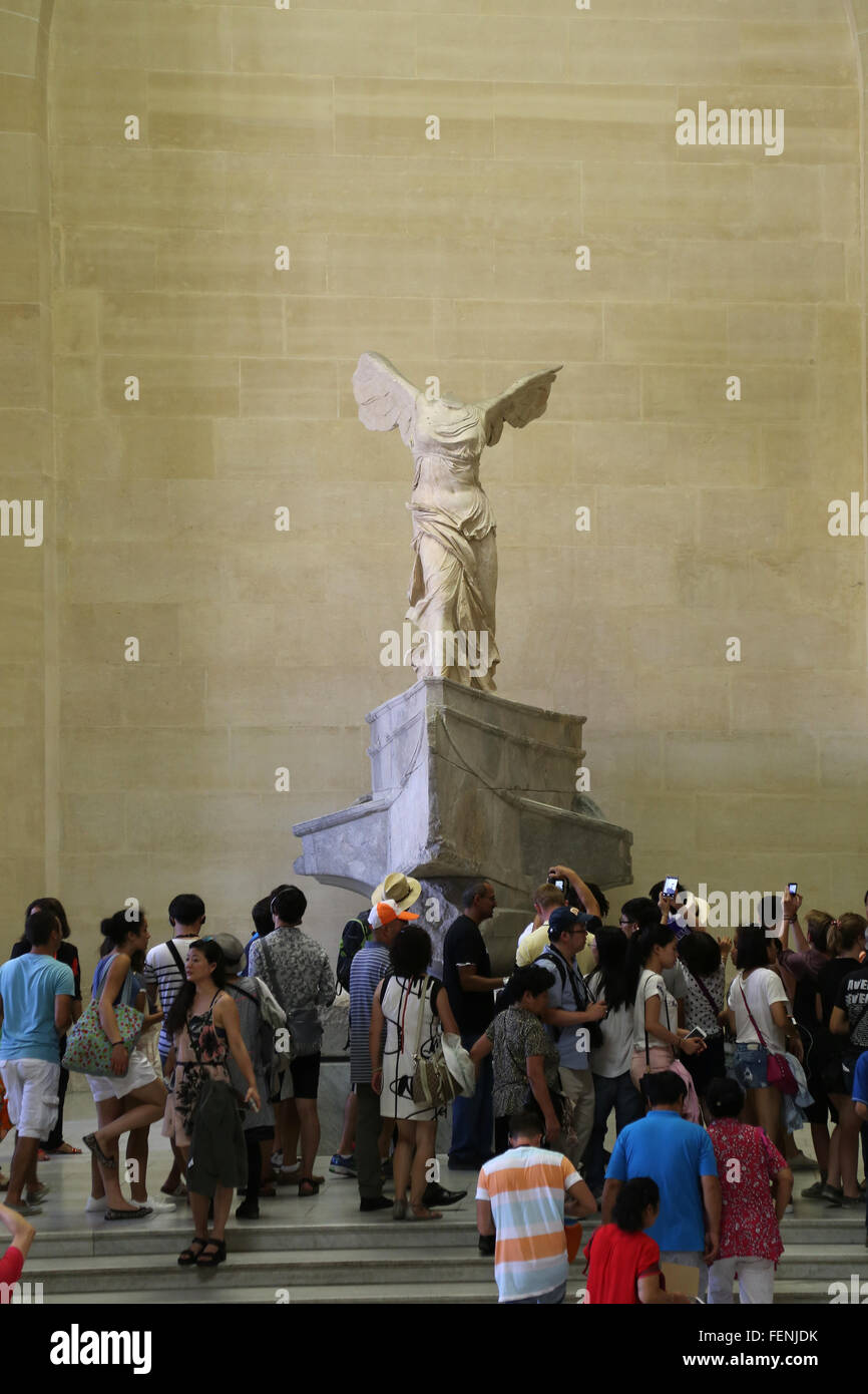 La France. Paris. Musée du Louvre. Victoire de Samothrace de Samothrace. Le grec ancien. Banque D'Images
