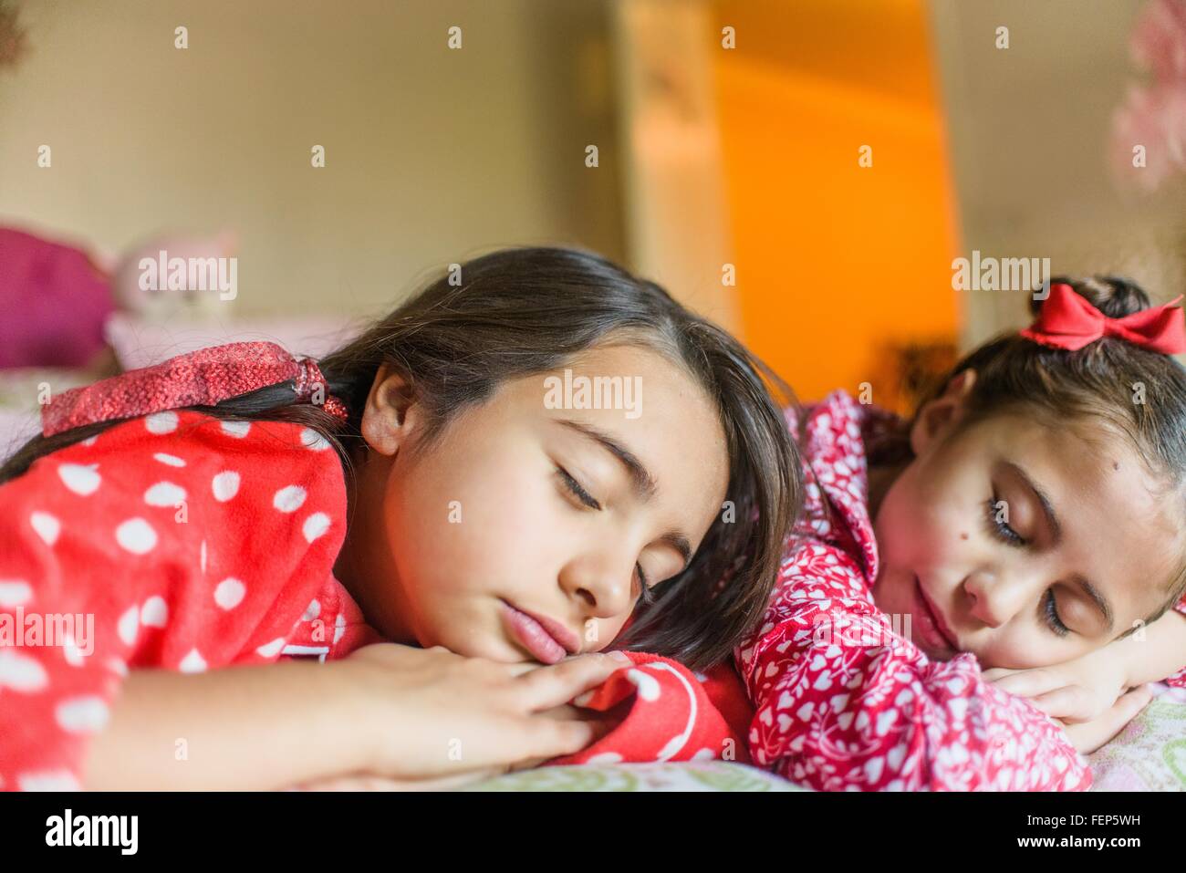 Frère sœur qui dort Banque de photographies et d’images à haute