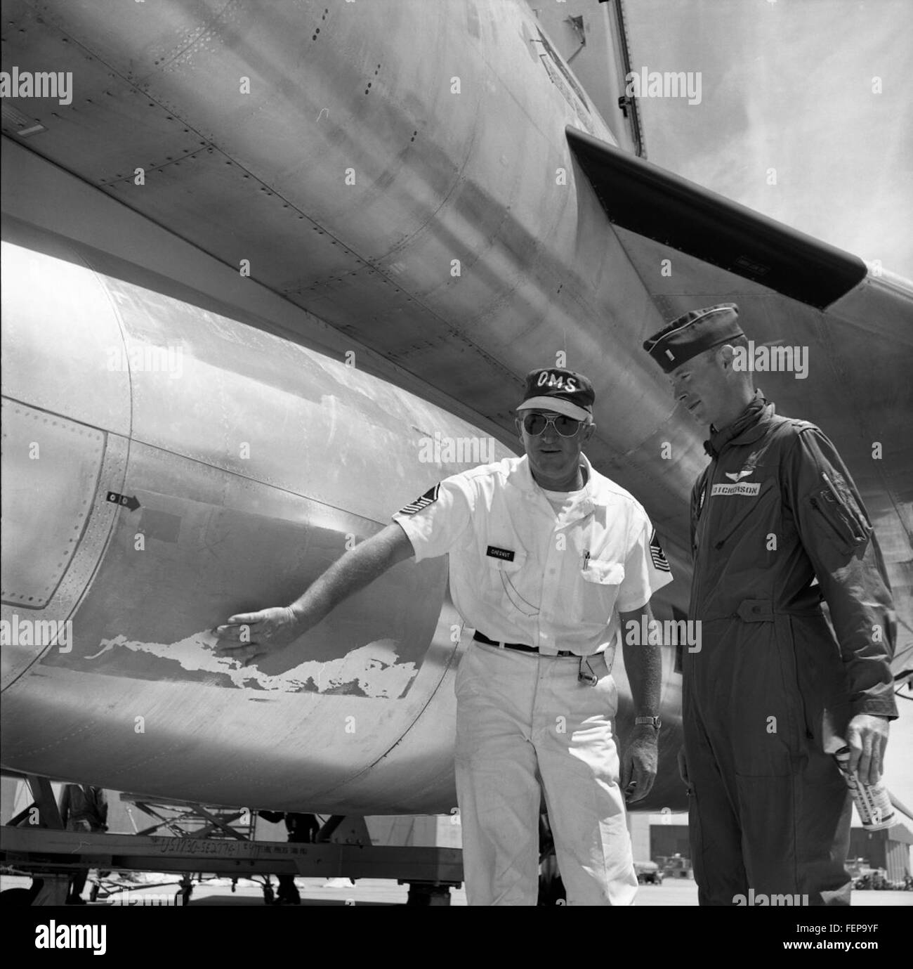 Convair B-58 Hustler, piloté par le 1er lieutenant David F. Dickerson, lors de sa course de vitesse Bleriot. Le B-58 était un bombardier stratégique supersonique capable d'atteindre des vitesses supérieures à Mach 2. Cette image capture l'avion dans l'un de ses essais de vitesse les plus importants. Banque D'Images