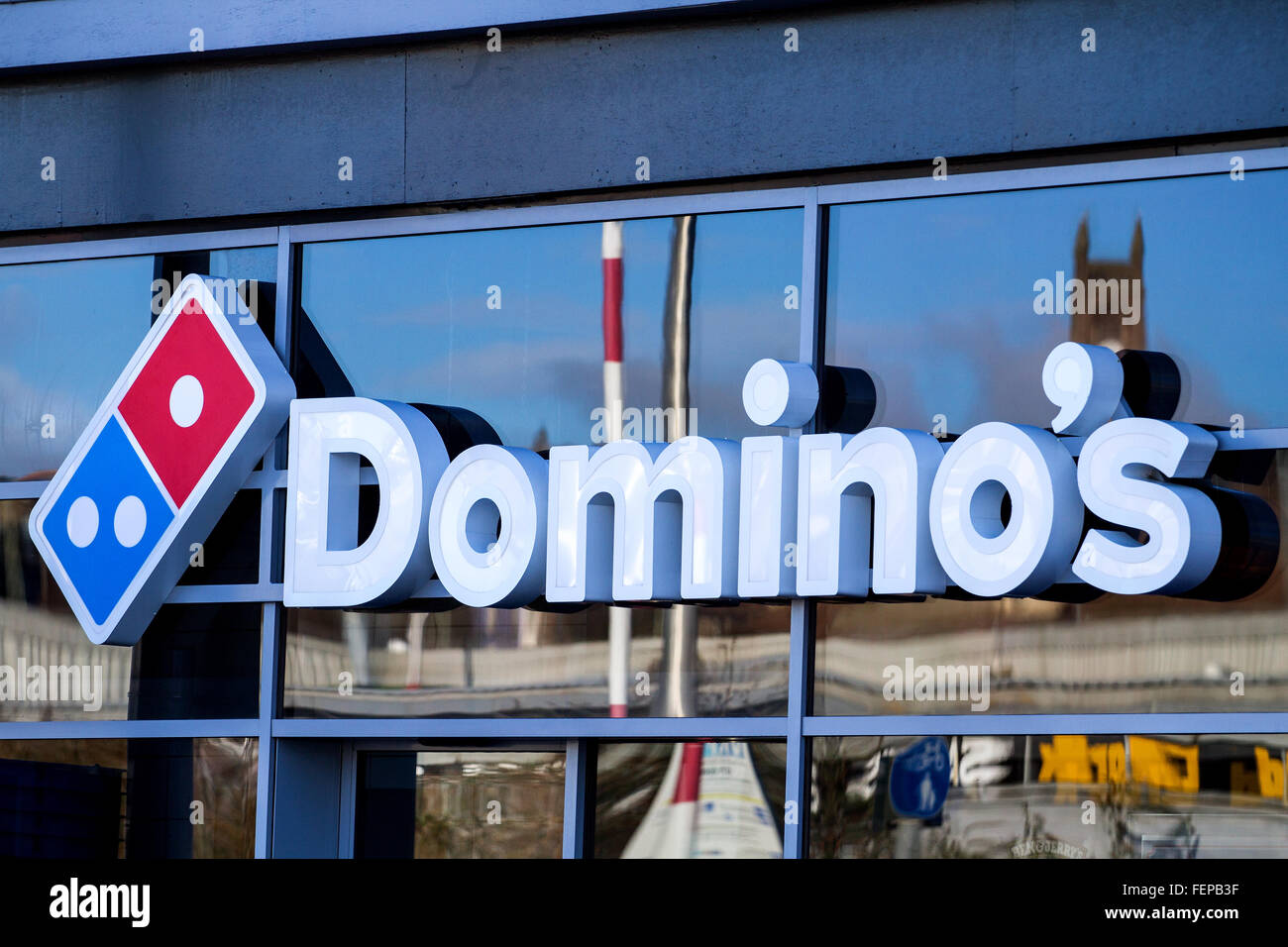 Domino's Italian American style pizzeria restaurant à emporter le long du quai de la ville de Dundee, Royaume-Uni Banque D'Images
