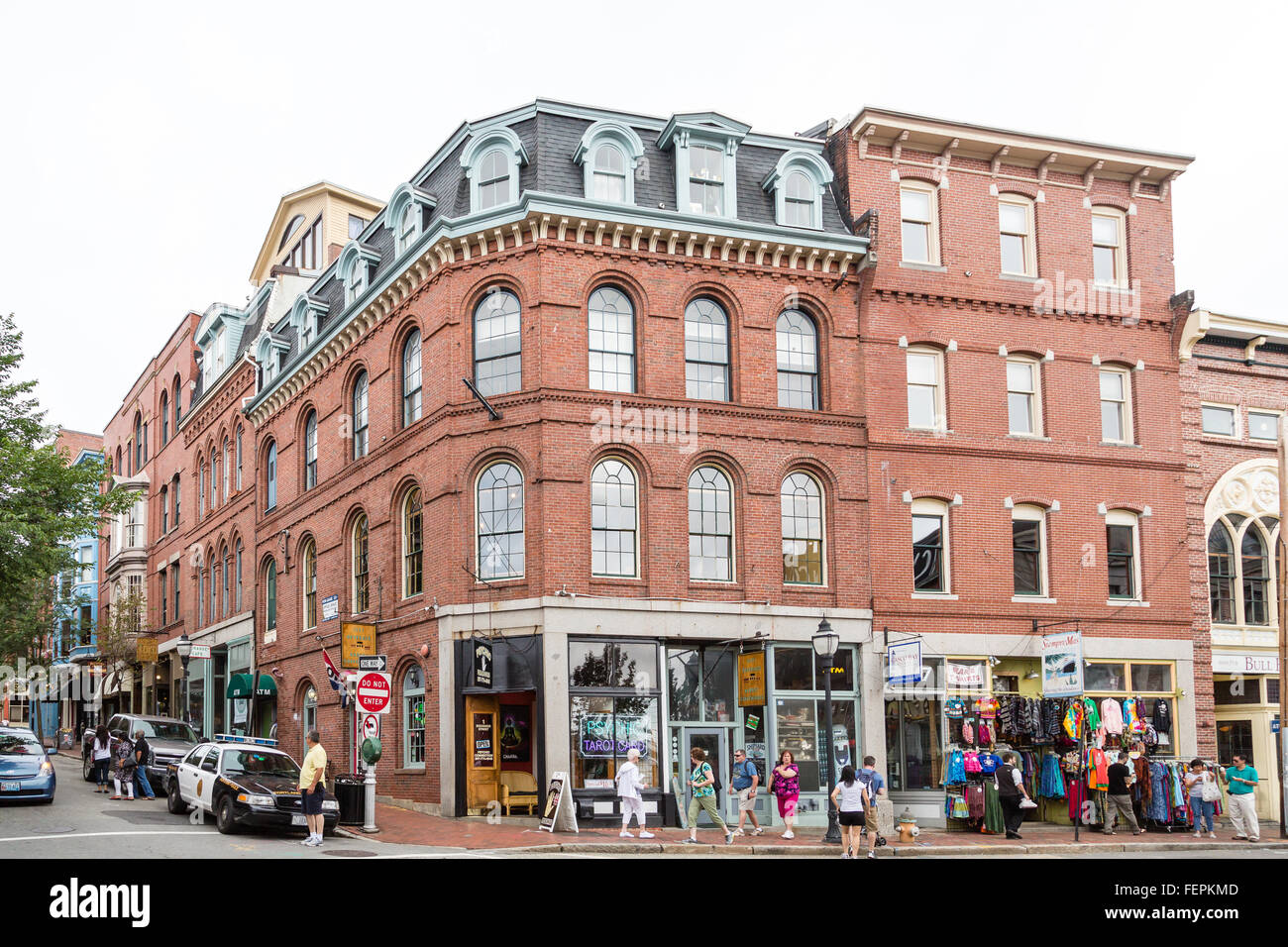 Shoppers à Portland (Maine) sur Exchange Street Banque D'Images