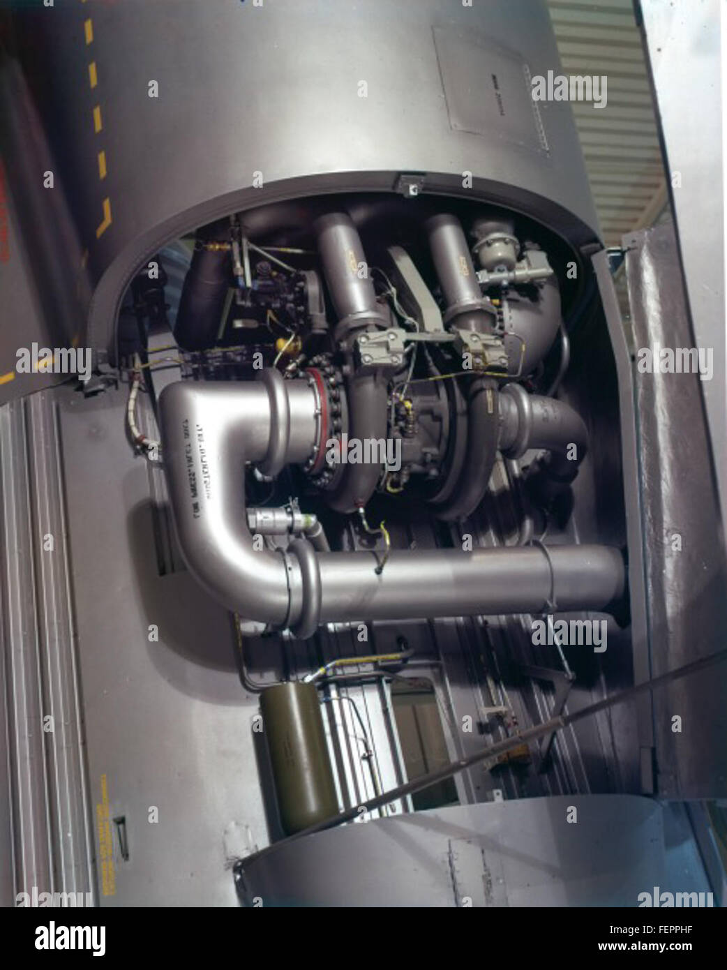 Capturée dans la collection Atlas Negative, cette photographie présente un avion historique, offrant un aperçu des avancées technologiques des débuts de l'aviation. Banque D'Images