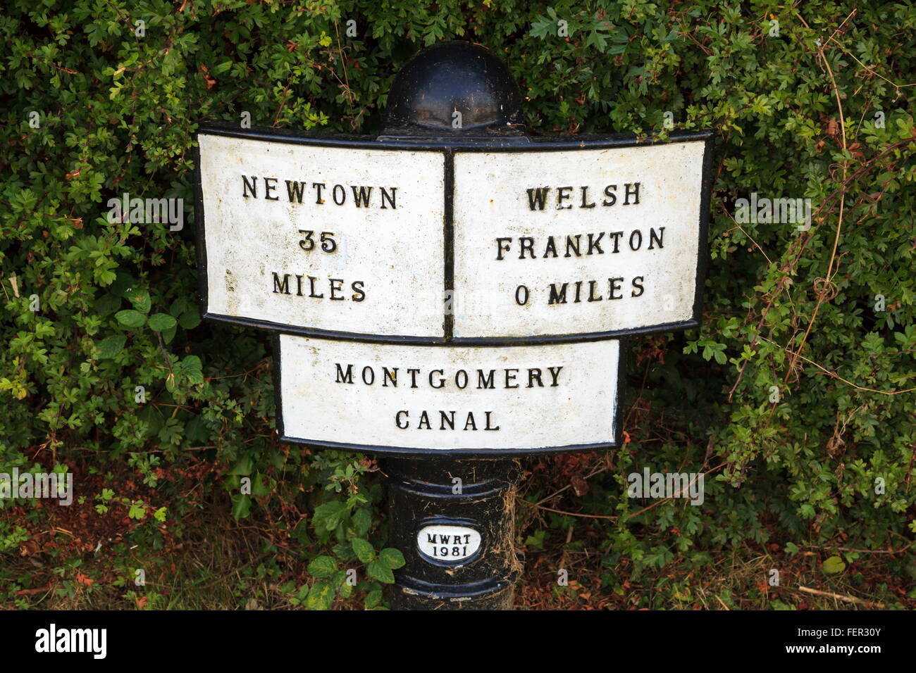 Point milliaire signe sur l'Montgomery du canal de Llangollen Banque D'Images