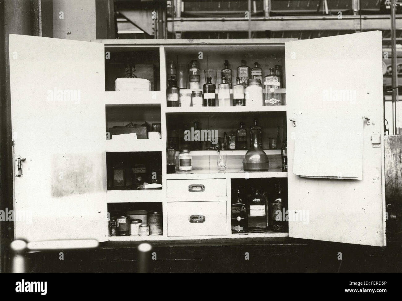 La salle d'ambulance du Randwick Tram Workshop en Nouvelle-Galles du Sud était une installation utilisée pour les services médicaux d'urgence. Il représente une partie de l’infrastructure historique soutenant l’exploitation des tramways et la santé publique dans la région. Banque D'Images