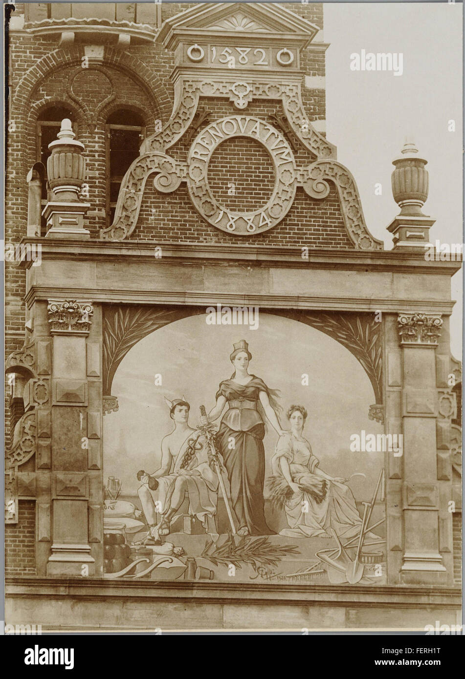 De Waag, un bâtiment historique emblématique situé à Amsterdam, construit vers 1892. Cette structure, à l'origine utilisée comme maison de pesage, est devenue plus tard un musée. Son architecture reflète le design européen de la fin du XIXe siècle avec sa tour distinctive et son style classique. Banque D'Images