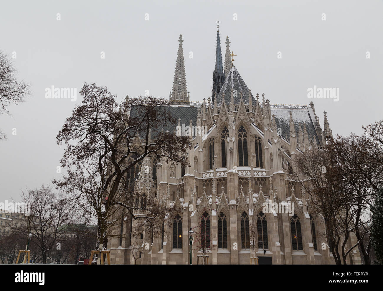 L'extérieur de l'Église Votive de Vienne au cours de la journée en hiver. Banque D'Images