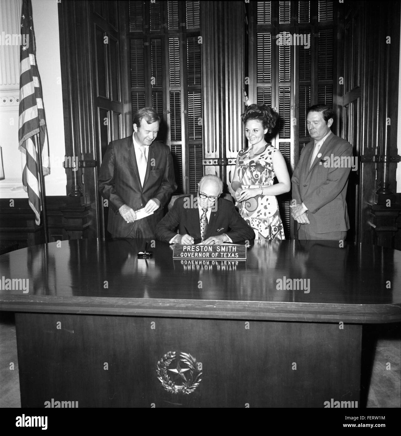 Image documentant la proclamation du porc et l'événement déjeuner en 1970, probablement un rassemblement politique ou agricole. La photographie capture Preston Smith, le gouverneur du Texas, impliqué dans la proclamation du soutien de l'industrie porcine. Banque D'Images