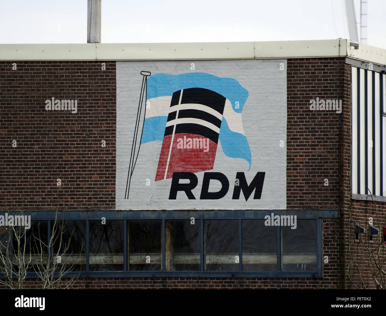 Rotterdam murale logo RDM aan de Nieuwe Maas Banque D'Images