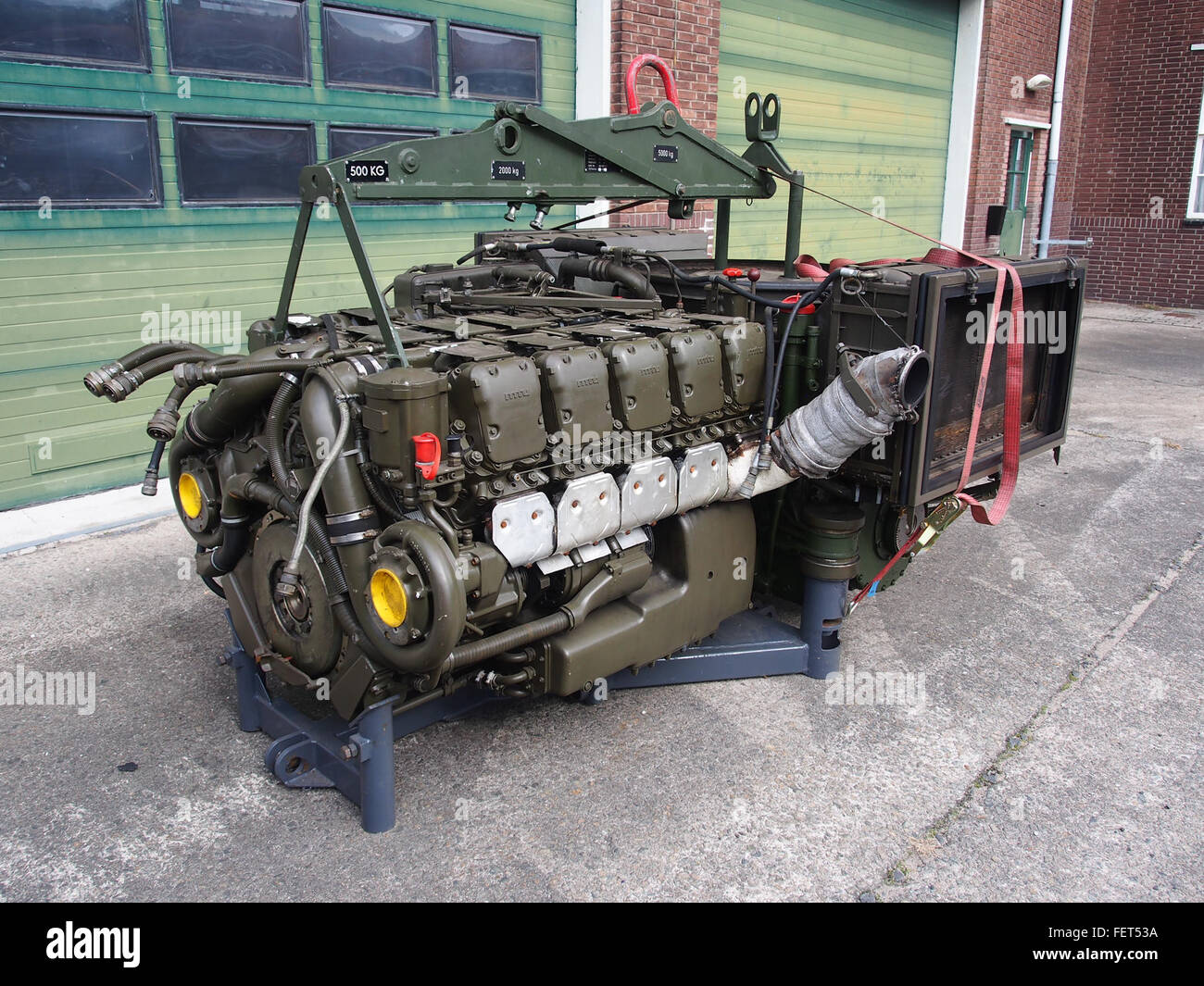 Le Power-pack Leopard 1, un composant crucial du char Leopard 1, est exposé. Le bloc d'alimentation abrite le moteur, la transmission et d'autres composants essentiels à la mobilité et aux performances opérationnelles du char. Banque D'Images