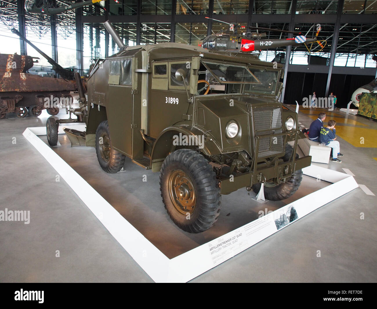 Aritllerietrekker Quad CGT rencontré mortier pic2 Banque D'Images