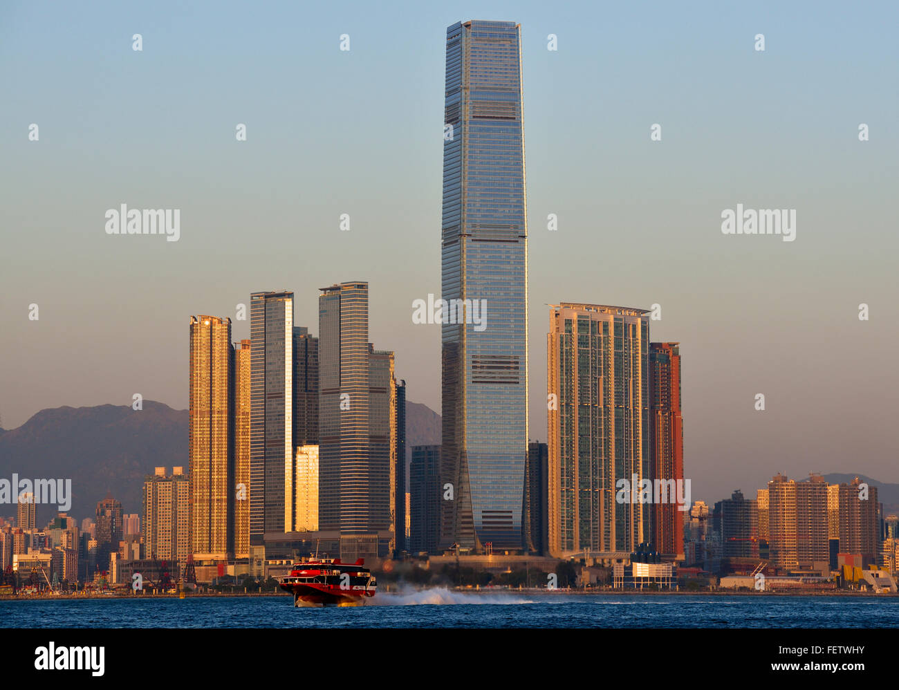 La nouvelle ville de Kowloon et de Hong Kong, le plus haut bâtiment de l'International commerce center ICC, Hong Kong, Chine. Banque D'Images
