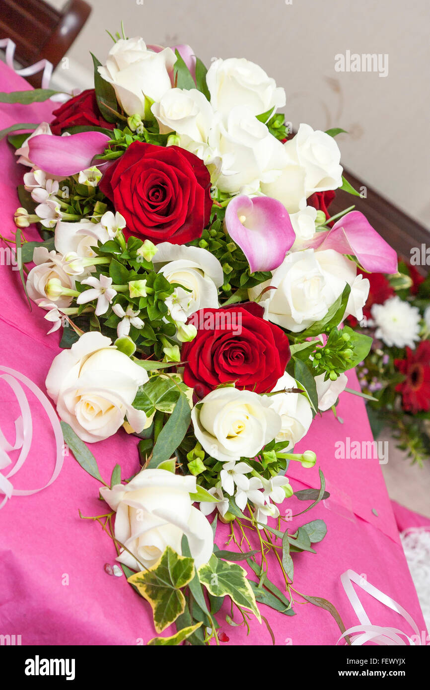 Lay fleur sur la table pour mariage Banque D'Images