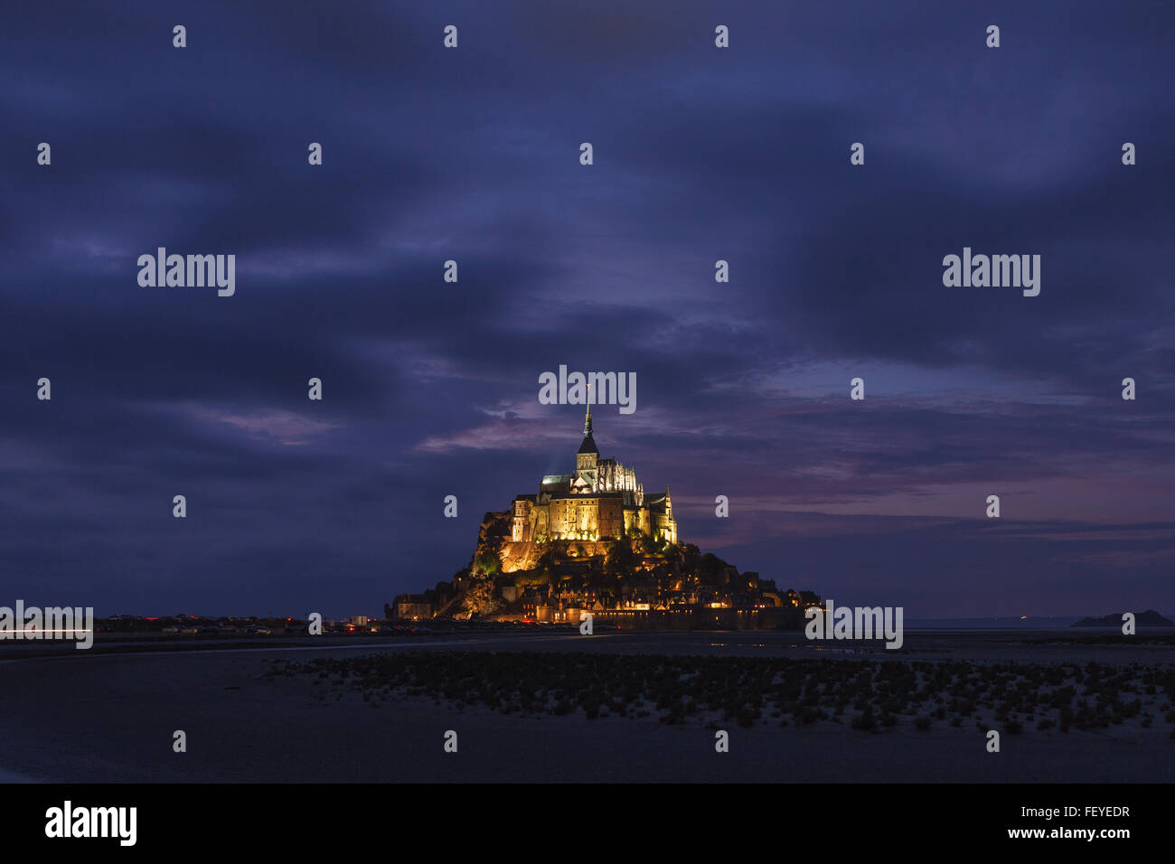 Archange mont saint michel Banque de photographies et d’images à haute ...