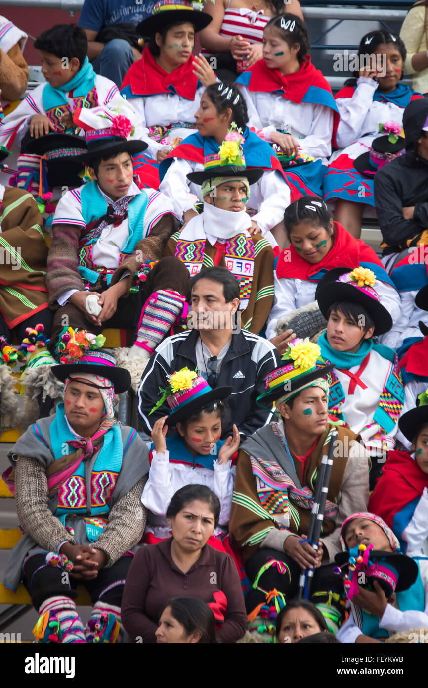 Danse folklorique du Pérou. Festival International de danses folkloriques de l'École El Buen Pastor, commune de Los Olivos, Lima, Pérou Banque D'Images